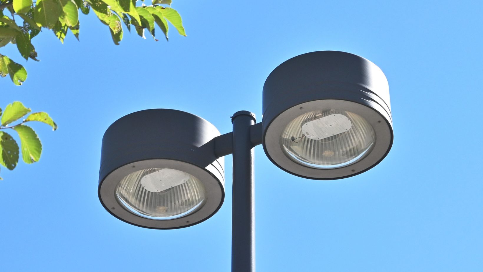 The Many Different Uses and Applications of LED Floodlights